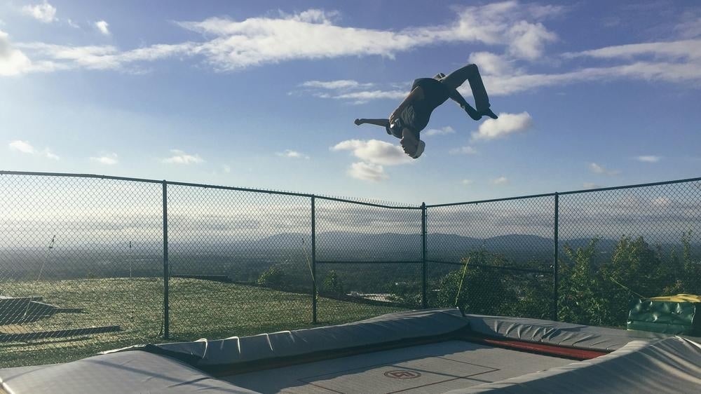 Sådan finder du den rette BERG trampolin til haven